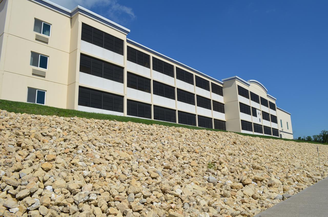 Hotel Baymont By Wyndham Bellevue Exterior foto